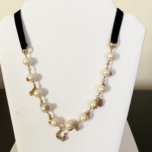 KATE SPADE NEW YORK GRANDMAS CLOSET PEARL WITH BLACK VELVET RIBBON NECKLACE